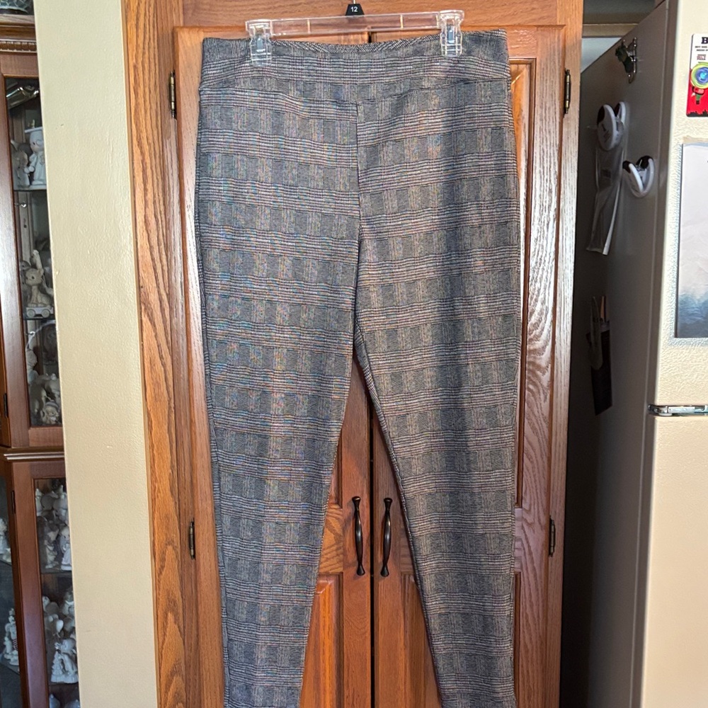 Mudd Women's Gray Plaid Leggings